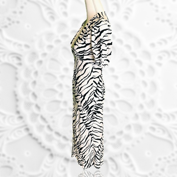 RIXO London ‘Tonya’ V-Neck Tiger Stripe Printed Button Up Flare Dress Size XXS - Picture 11 of 16